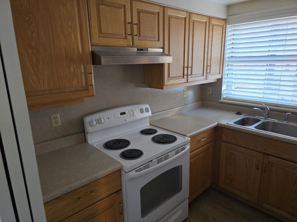 Solid Oak Cabinets