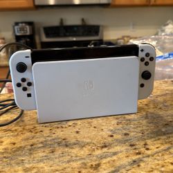 White Nintendo Switch (barely Used) 