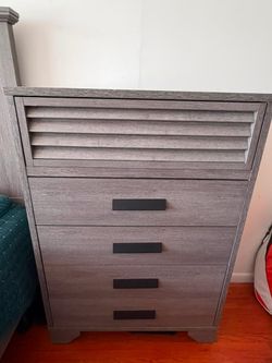 Grey Queen Bedroom Set - Bed, Dresser w/ Mirror & Chest - Like New