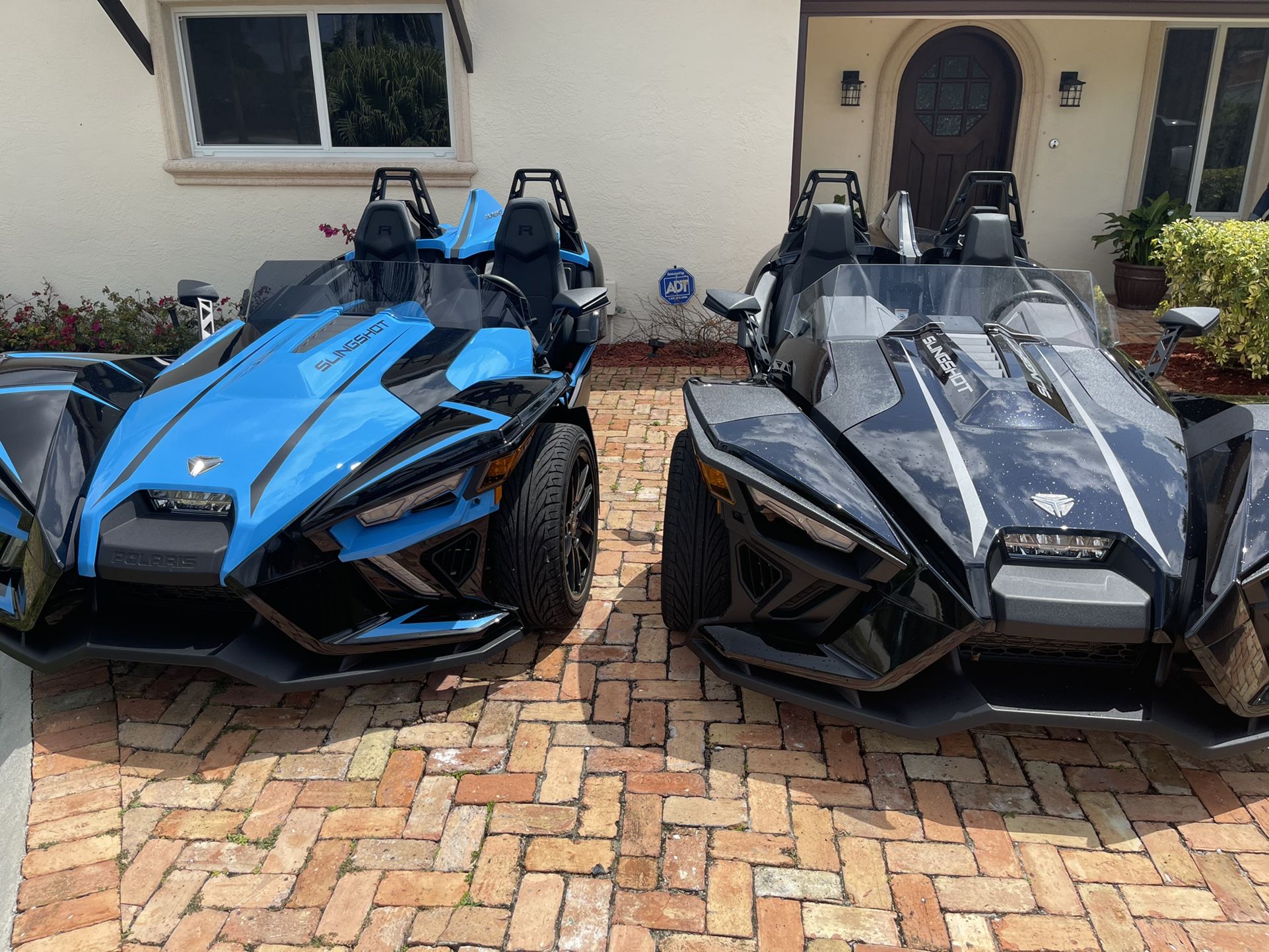 Photo SLINGSHOT RENTAL