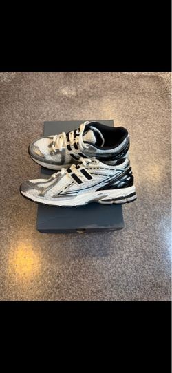 New Balance Classic Size 8 Men