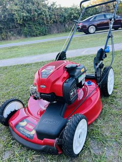 TORO 22in gas self propelled lawnmower It's like new
