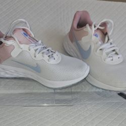 Nike Women's Revolution 6 Next Nature Running Shoes