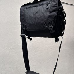 Tenba Discovery Mini: Camera & Laptop Bag