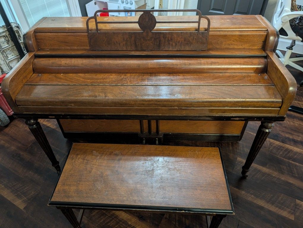 Wurlitzer Spinet Piano
