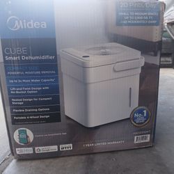 MIDEA Dehumidifier
