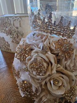 Bouquet, tiara
