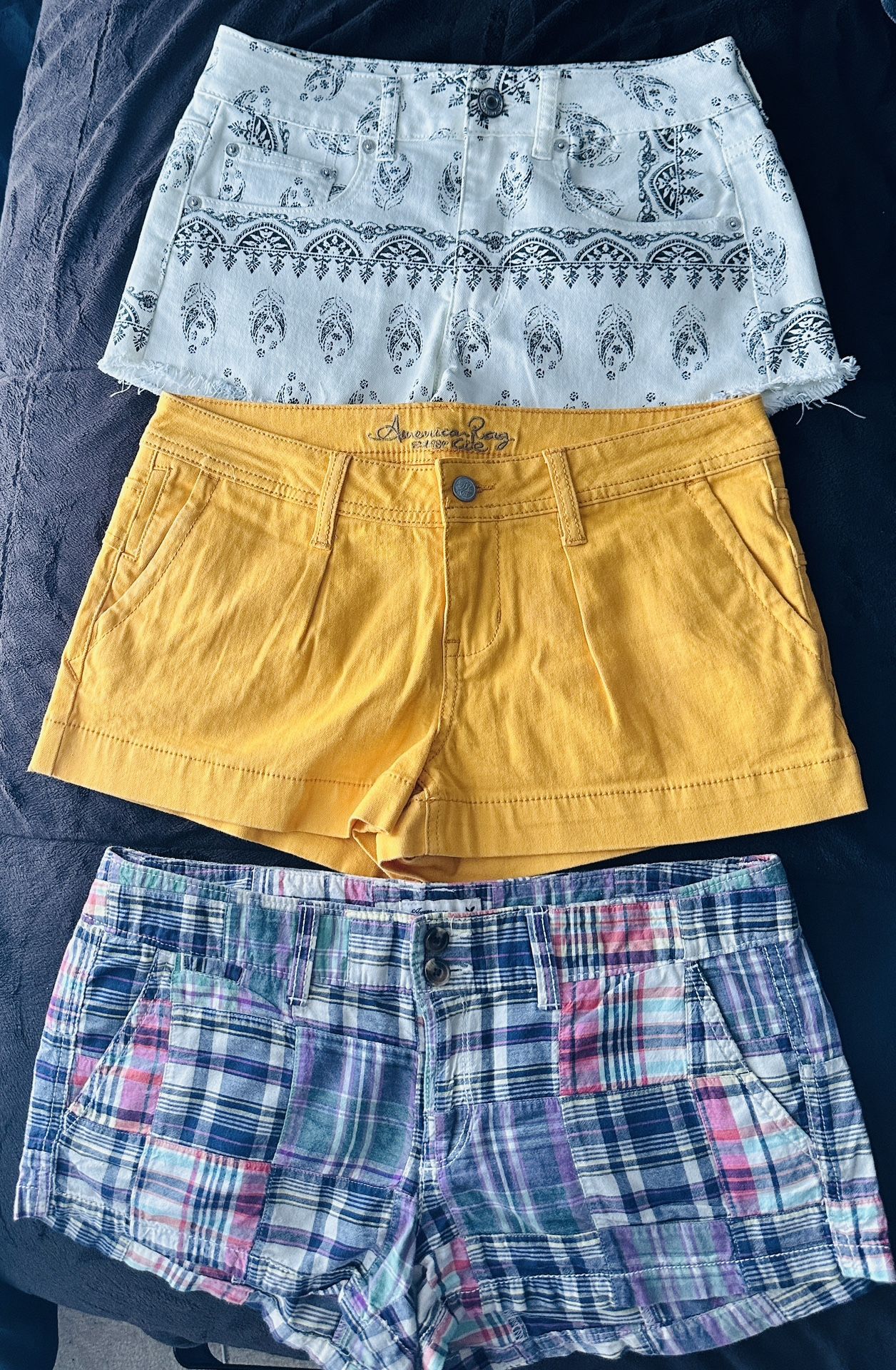 3 Shorts American Eagle & American Rag Preowned