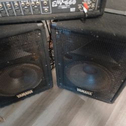 EMX 660 POWERED MIXER 600  W