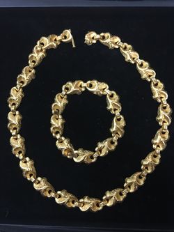 21 Kt Gold 65.5 grams Handcrafted Necklace & Bracelet Set