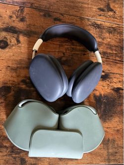 Apple AirPods Max Gen 1 Wireless Noise Cancelling Headphones – Green Case + Cable – Great Condition