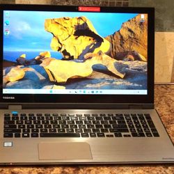 i7 Toshiba Satellite Laptop w/Win 11 Pro (8GB/256GB)