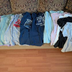 Lot of 10  Men's Large T-shirts ... Levi's, Sports, Etc