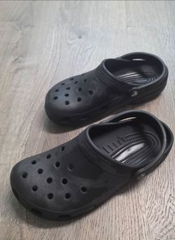 Black Crocs
Womens 9 / Mens 7