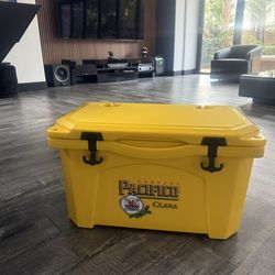 Pacifico cooler- (grizzly) - limited edition
