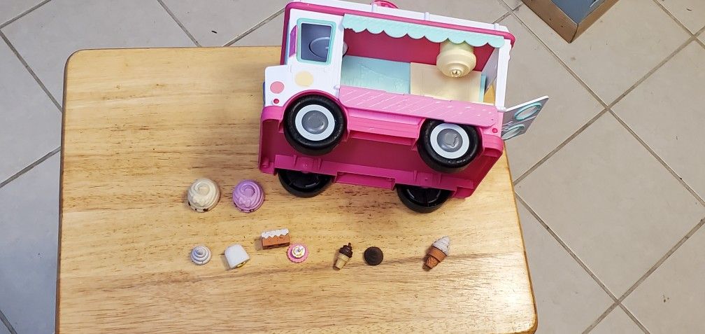 Shopkins Truck