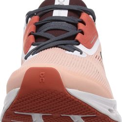 On Womens Cloudstratus size 9/5