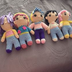 K Pop demon hunter dolls