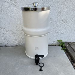 The Pure Company Carbon Water Filter System Decanter Countertop Gravity (Silver Lake)