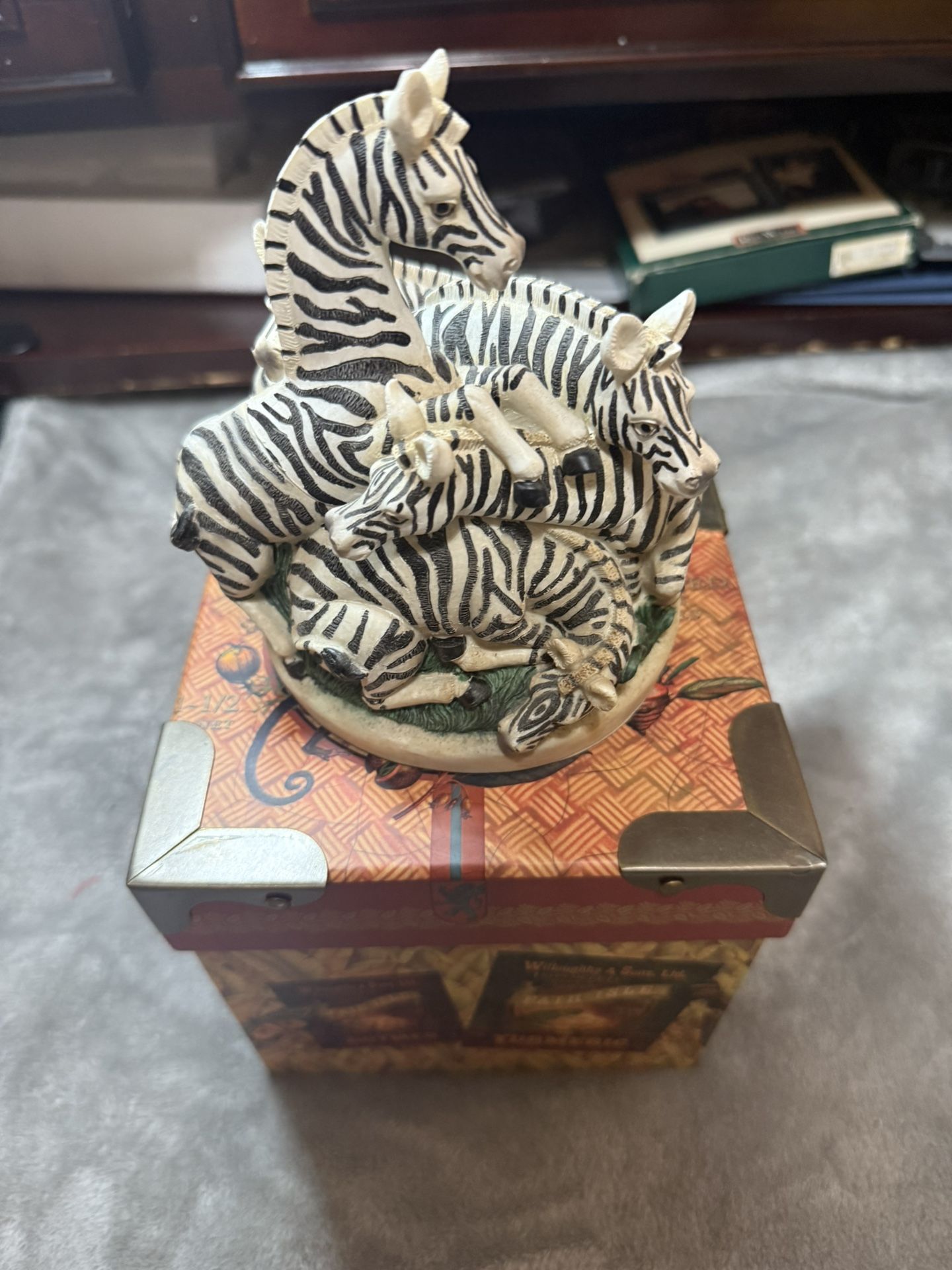 Selling this Zebra Candle holder or Zebra trinket box Very pretty in actual In very good condition