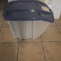 Dog Food Storage Bucket 72qt