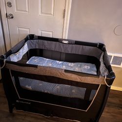 baby trend crib with changing table and travel bed