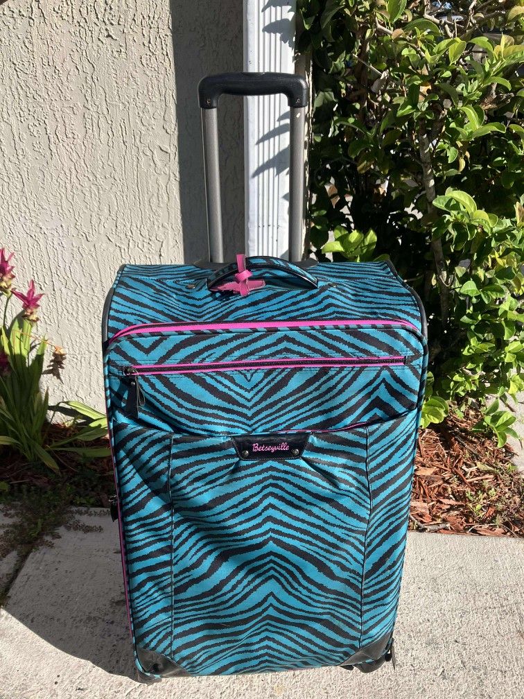 Extra Large Betsy Johnson Suitcase