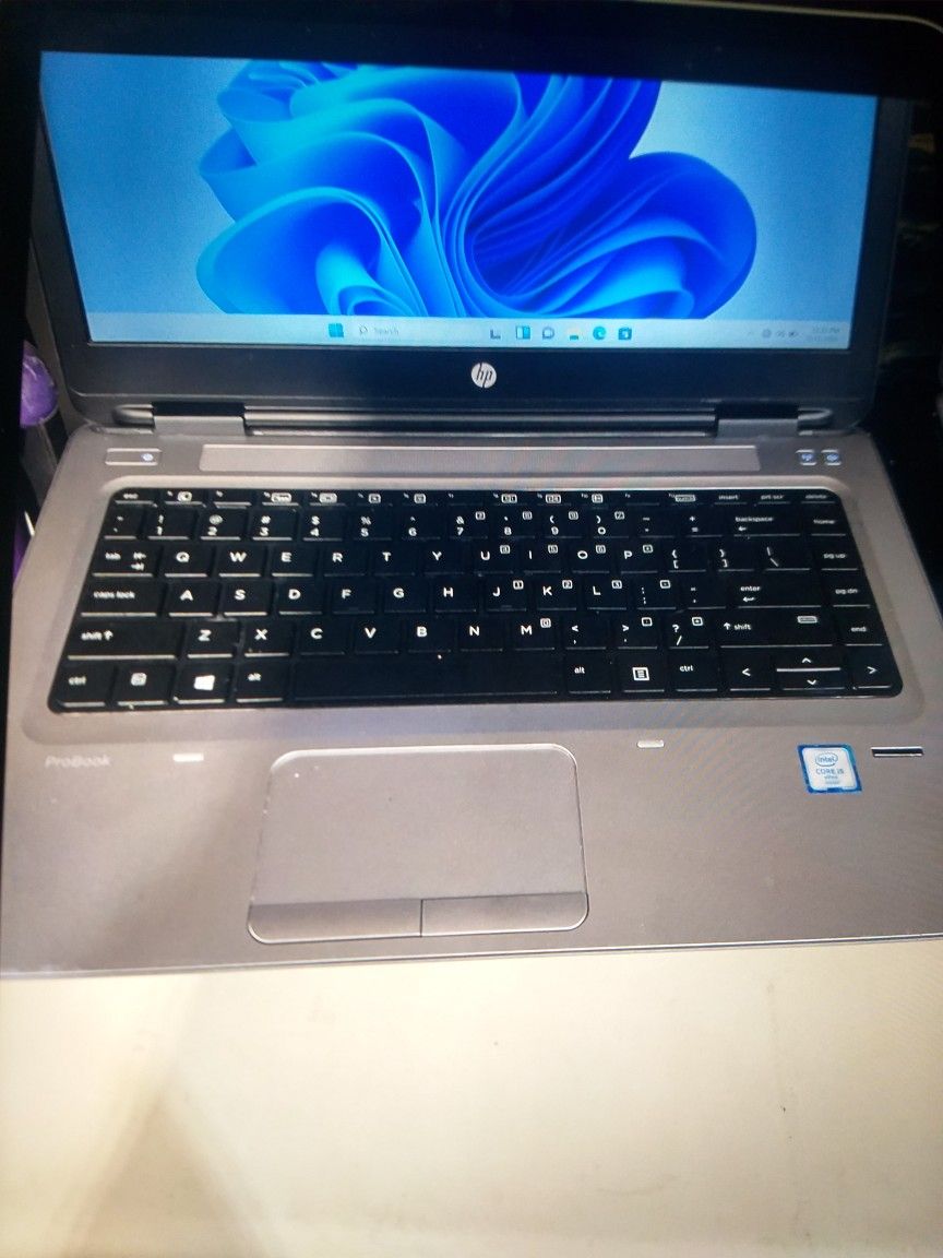 HP LAPTOPS 8 PIECES ALL FOR 550 For all 8 WITH CHARGERS