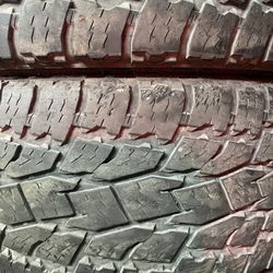 285/55/20 Toyo A/T