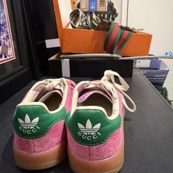 Women’s Gazelles Pink/ Green  Sz 6