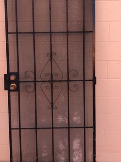 Screen Metal Door 🚪