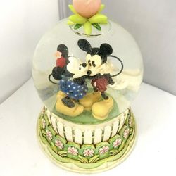 Disney A Kiss For Mickey & Minnie Mouse Glitter Water Globe