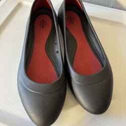 Crocs Pointed Flats size 9 . Slip on 