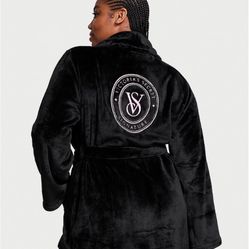 Vs  Cozy Plush Robe Red Or Black M/L 