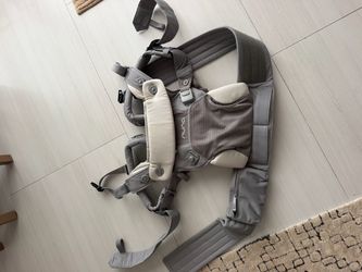 Nuna Baby Carrier Gray Mesh