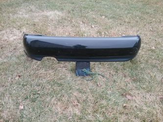 96 01 AUDI A4 B5 REAR BUMPER COVER WITH REINFORCEMENT AND MOUNT BRACKET