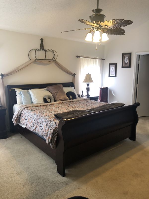 King bedroom set (5 piece) for Sale in Garner, NC - OfferUp