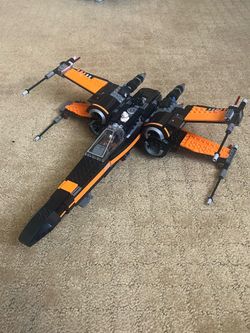 Lego Star Wars Poe’s X-Wing Fighter (75102) *read description