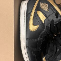 Jordan Black & Gold High OG 10.5 