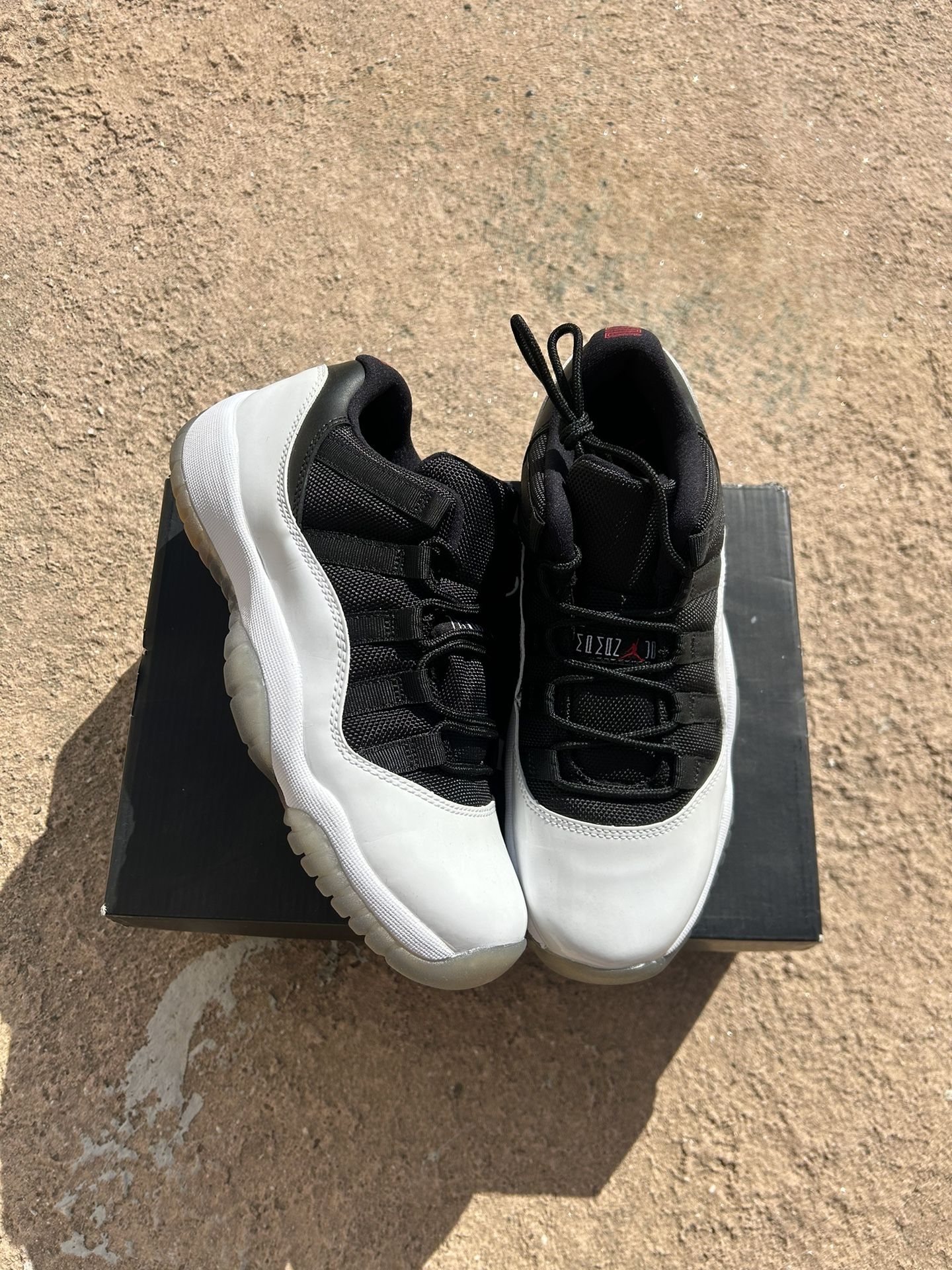 Tuxedo Jordan 11s Size 6.5y 🔥