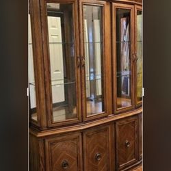 China Cabinet/hutch