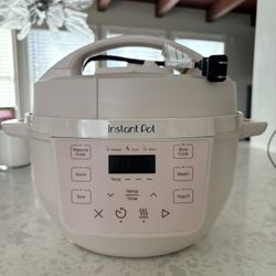 Instant Pot 4QT RIO Mini 7-in-1 Multi-Cooker, Pressure Cooker, Slow cook, Sauté, Steam, Rice Maker, Yogurt, & Warmer, Rosewater, 4 Quarts