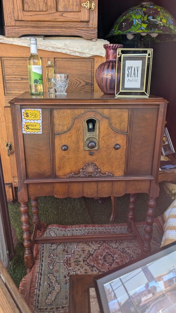 1930s Antique Radio 