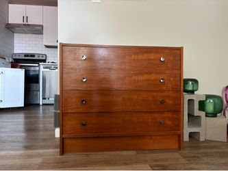 Mid Century Modern 4 Drawer Dresser (Small) Vintage/Antique Storage