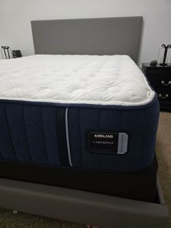 STEARNS & FOSTER BY Kirkland Queen Size Mattress
