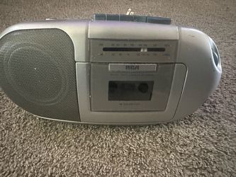 Vintage working RCA cassette deck radio