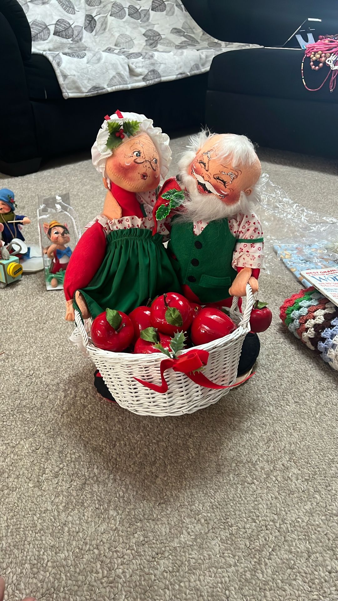 AnnLee Mr and Mrs Clause With Basket Card Hilder