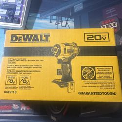 DEWALT 20-volt Max Variable Speed Brushless 1/2-in square Drive Cordless Impact Wrench