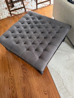 🔑Furniture- Farmhouse Tufted Ottoman