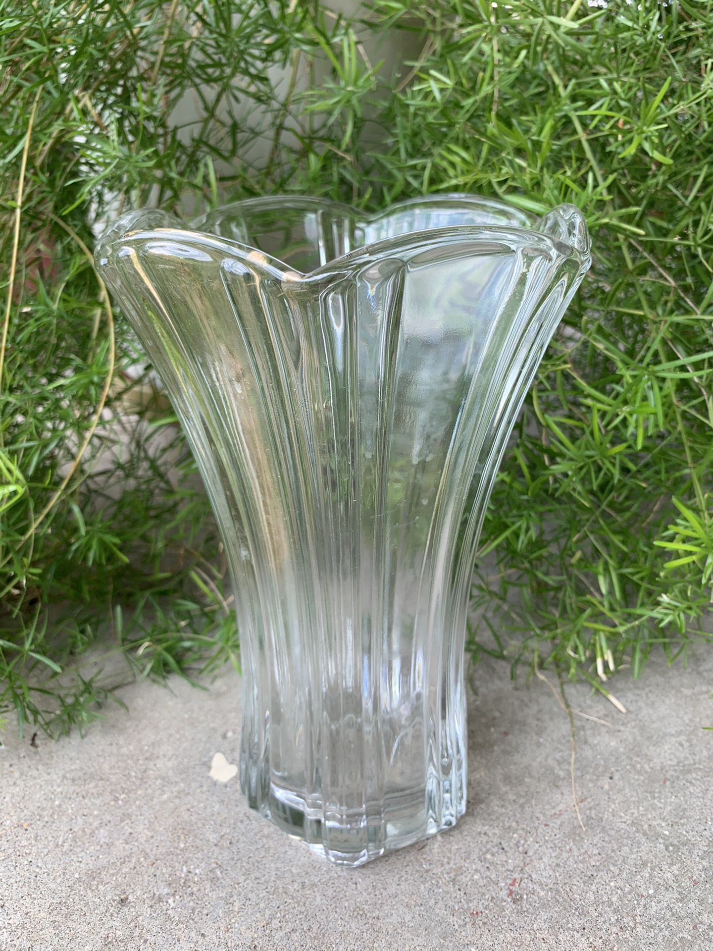 6 Decorative Clear Glass Vases